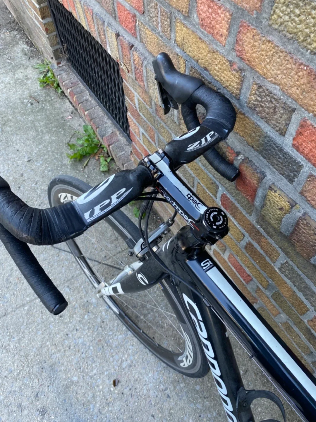 Cannondale CAAD10 Road Bike image indicator(3)