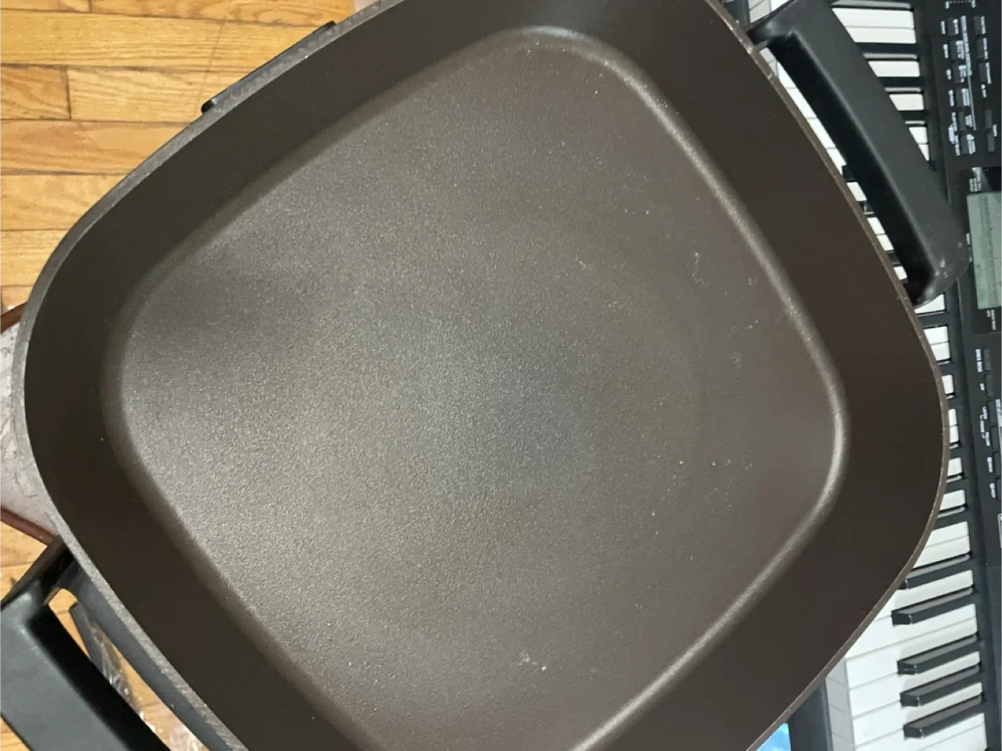 Used Black & Decker Multi Cuisine Deluxe 12" Skillet image indicator(7)