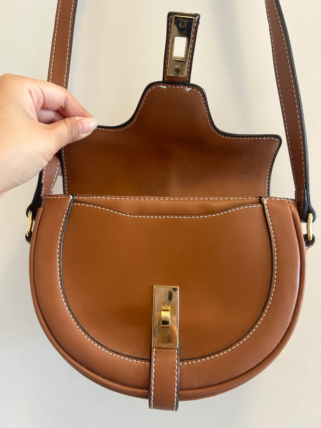 🍁Fall Essential Brown Saddle Bag🍃*Rarely Used* image indicator(3)