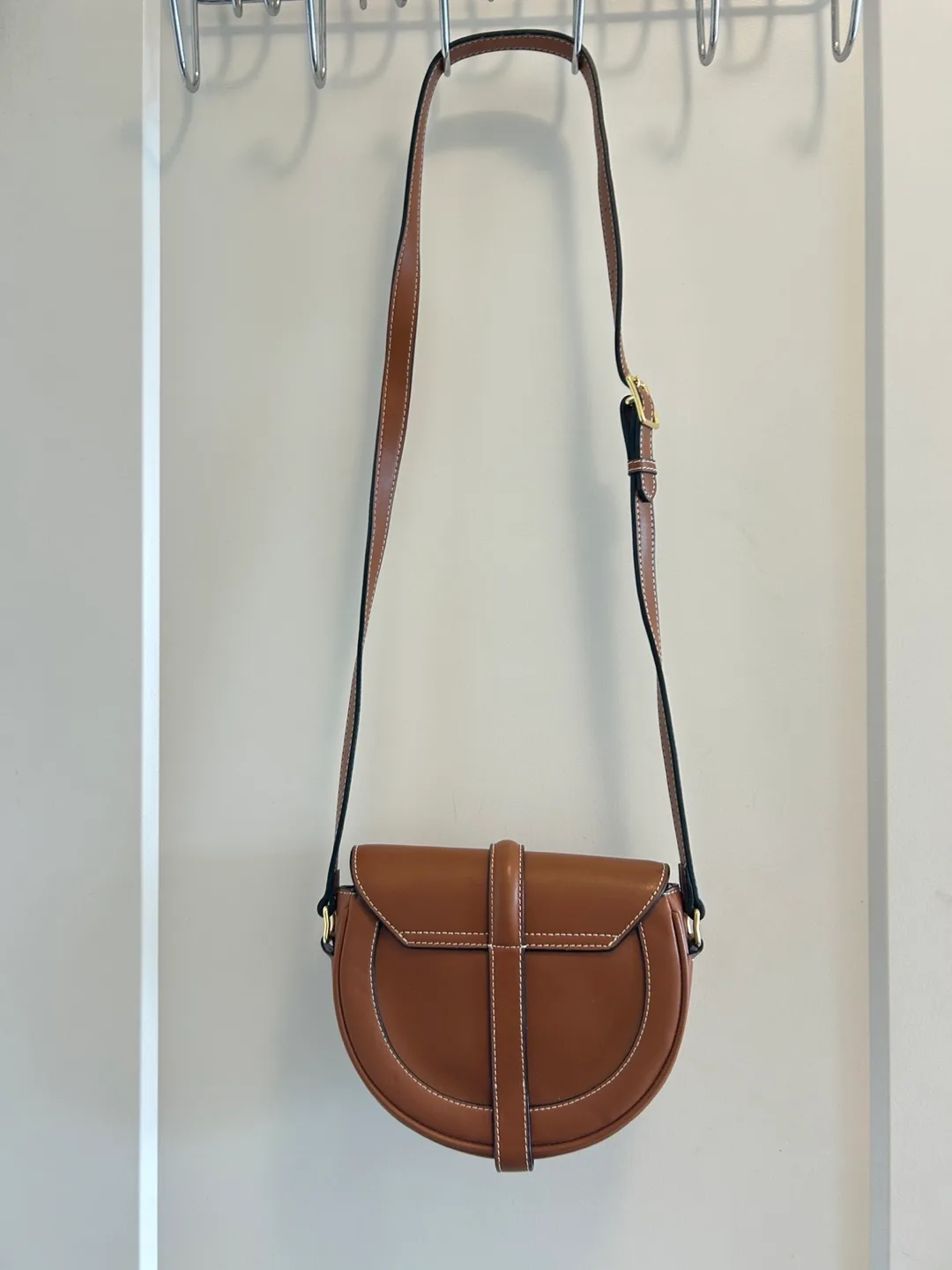 🍁Fall Essential Brown Saddle Bag🍃*Rarely Used* image indicator(4)