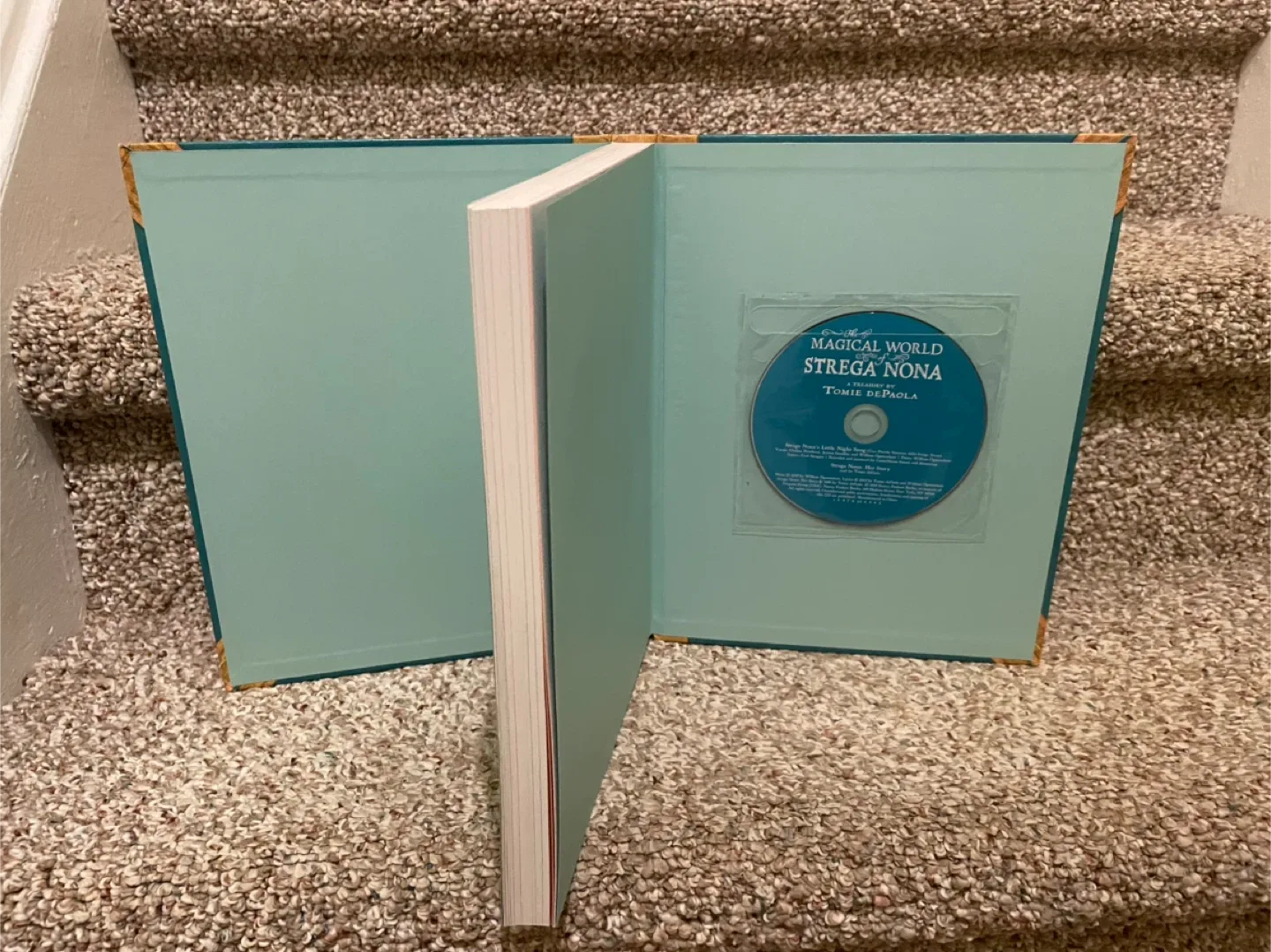 🥕 The Magical World of Strega Nona by Tomie dePaola image indicator(2)