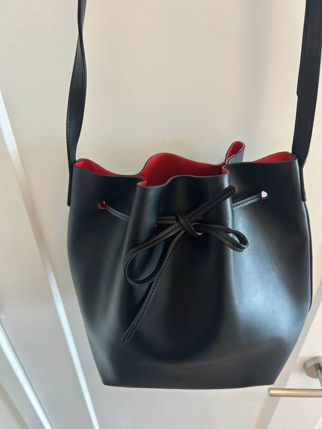 Mansur Gavriel ❤️🖤Black Leather Bucket Bag with Red Interior image indicator(4)