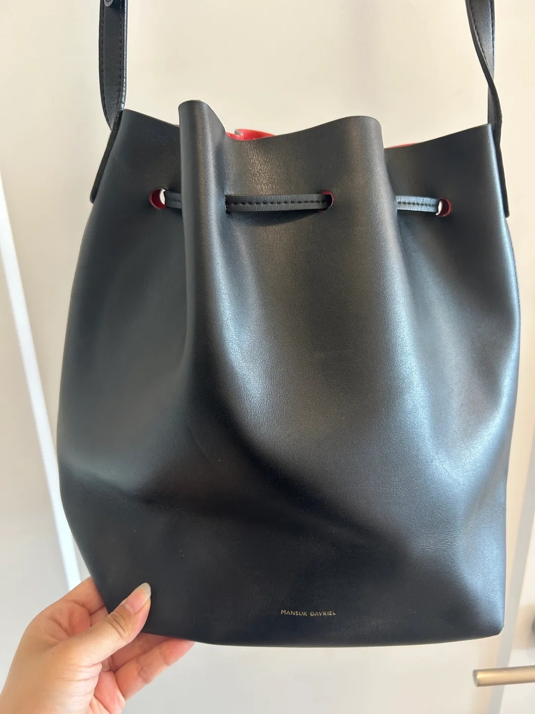Mansur Gavriel ❤️🖤Black Leather Bucket Bag with Red Interior image indicator(6)