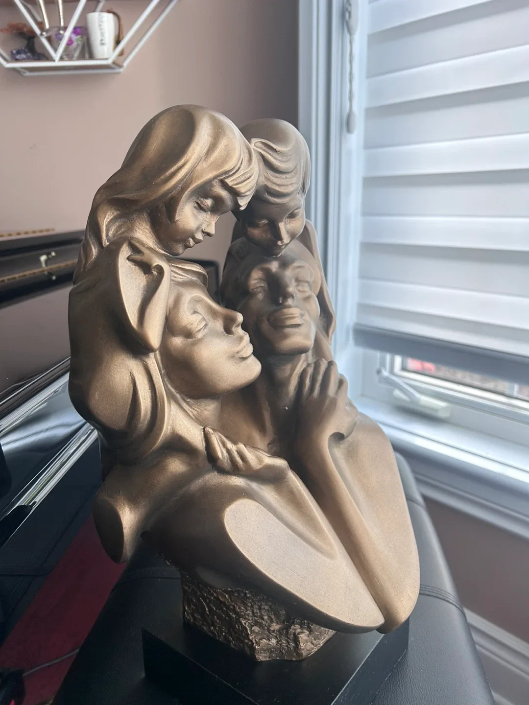 Austin Sculpture "Family" Statue image indicator(2)