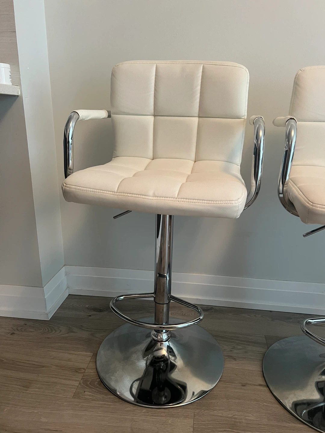 Set of 2 White Adjustable Height Bar Stools - photo 2