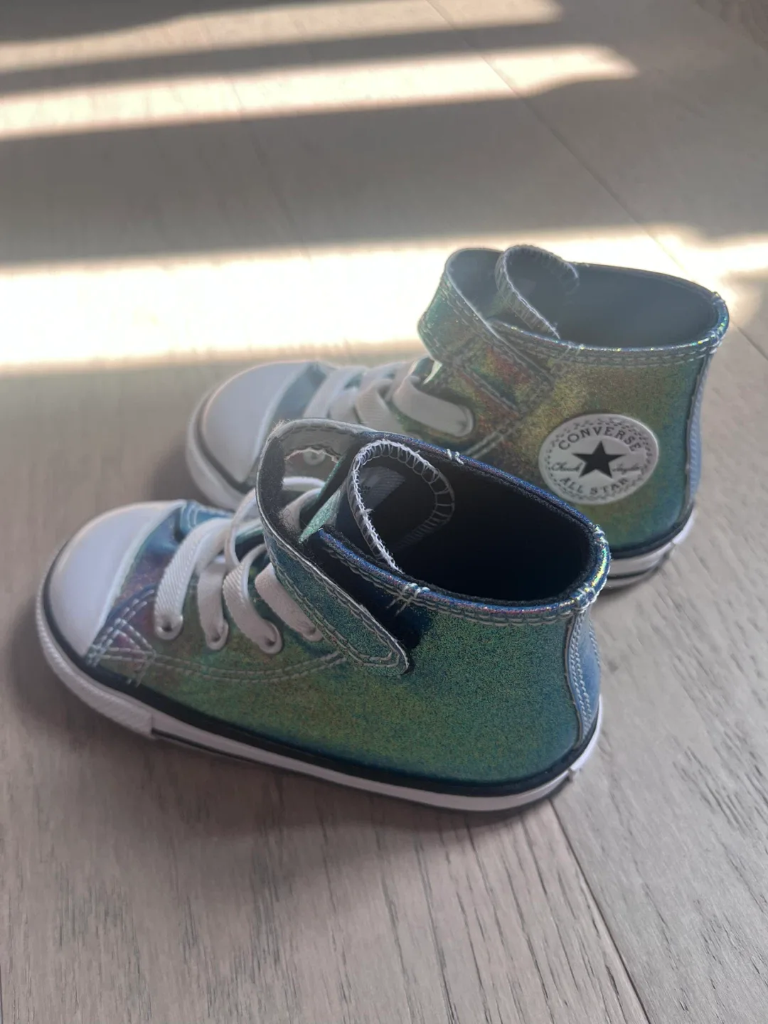 Converse All Star Infant High Tops Glitter Shoes - US Size 7 🥕 image indicator(3)