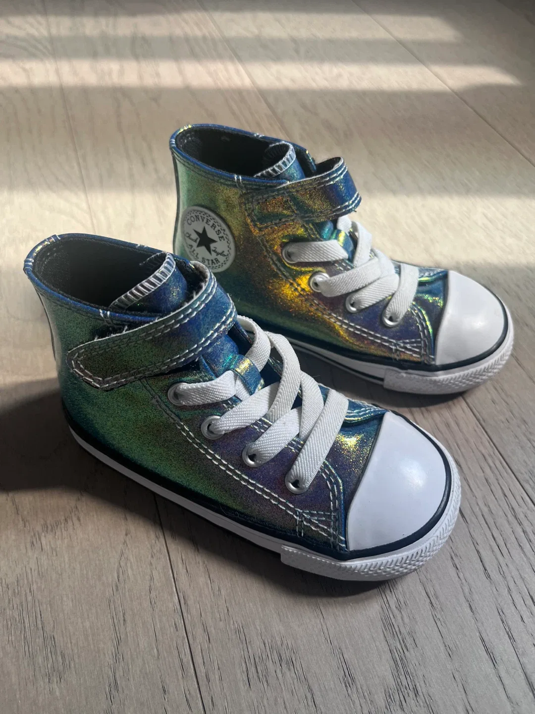 Converse All Star Infant High Tops Glitter Shoes - US Size 7 🥕 thumbnail