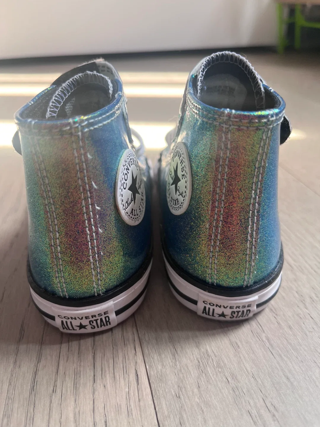Converse All Star Infant High Tops Glitter Shoes - US Size 7 🥕 image indicator(4)