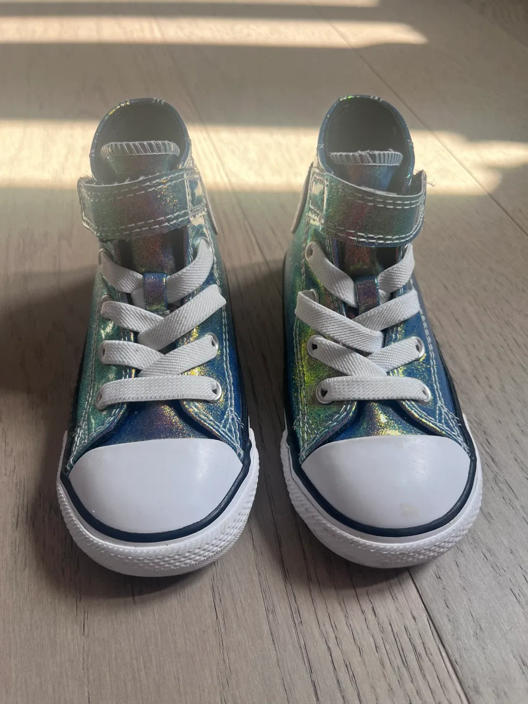 Converse All Star Infant High Tops Glitter Shoes - US Size 7 🥕 image indicator(2)