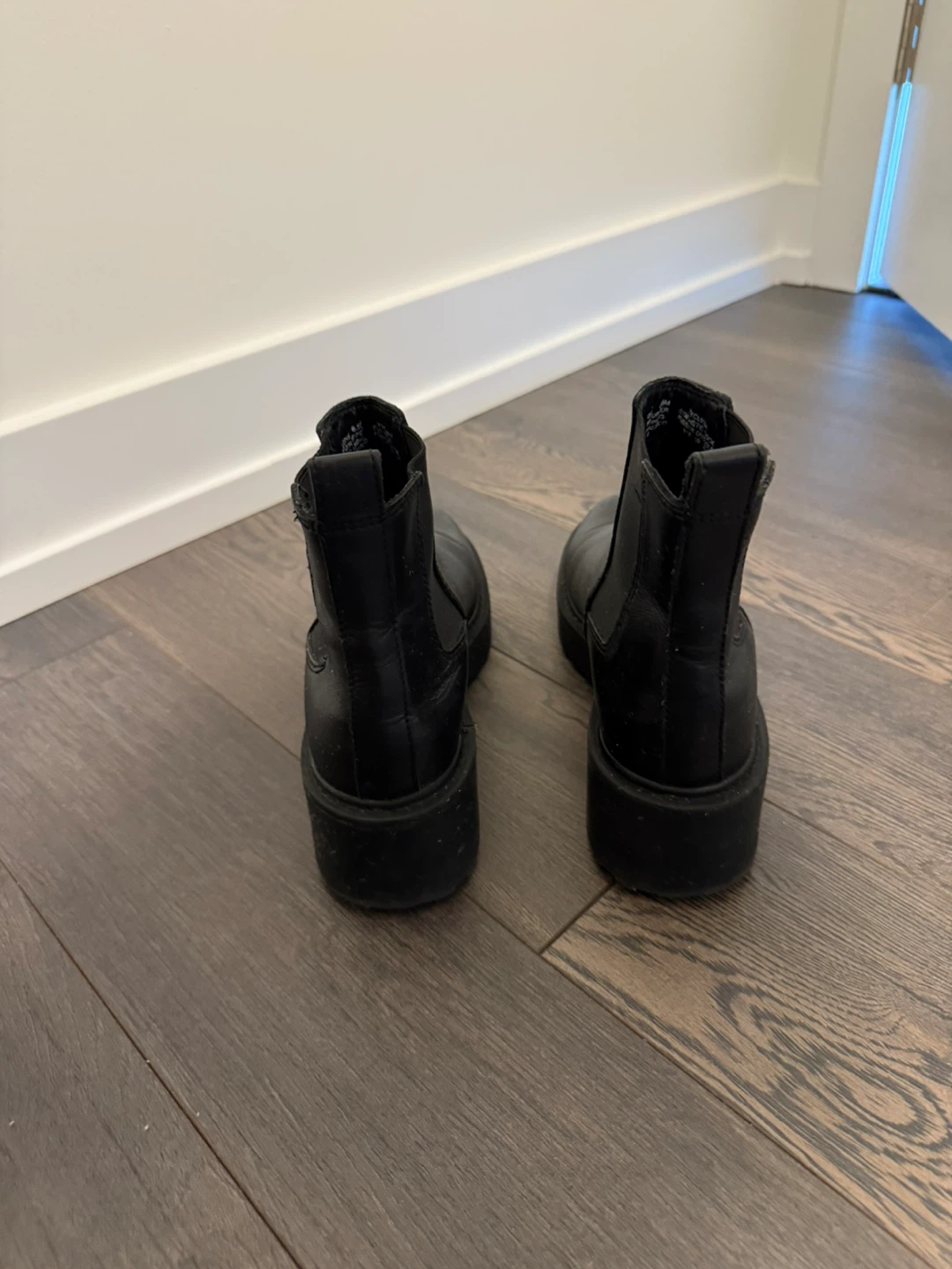 Steve Madden Black Chelsea Boots, Size 7 - photo 2