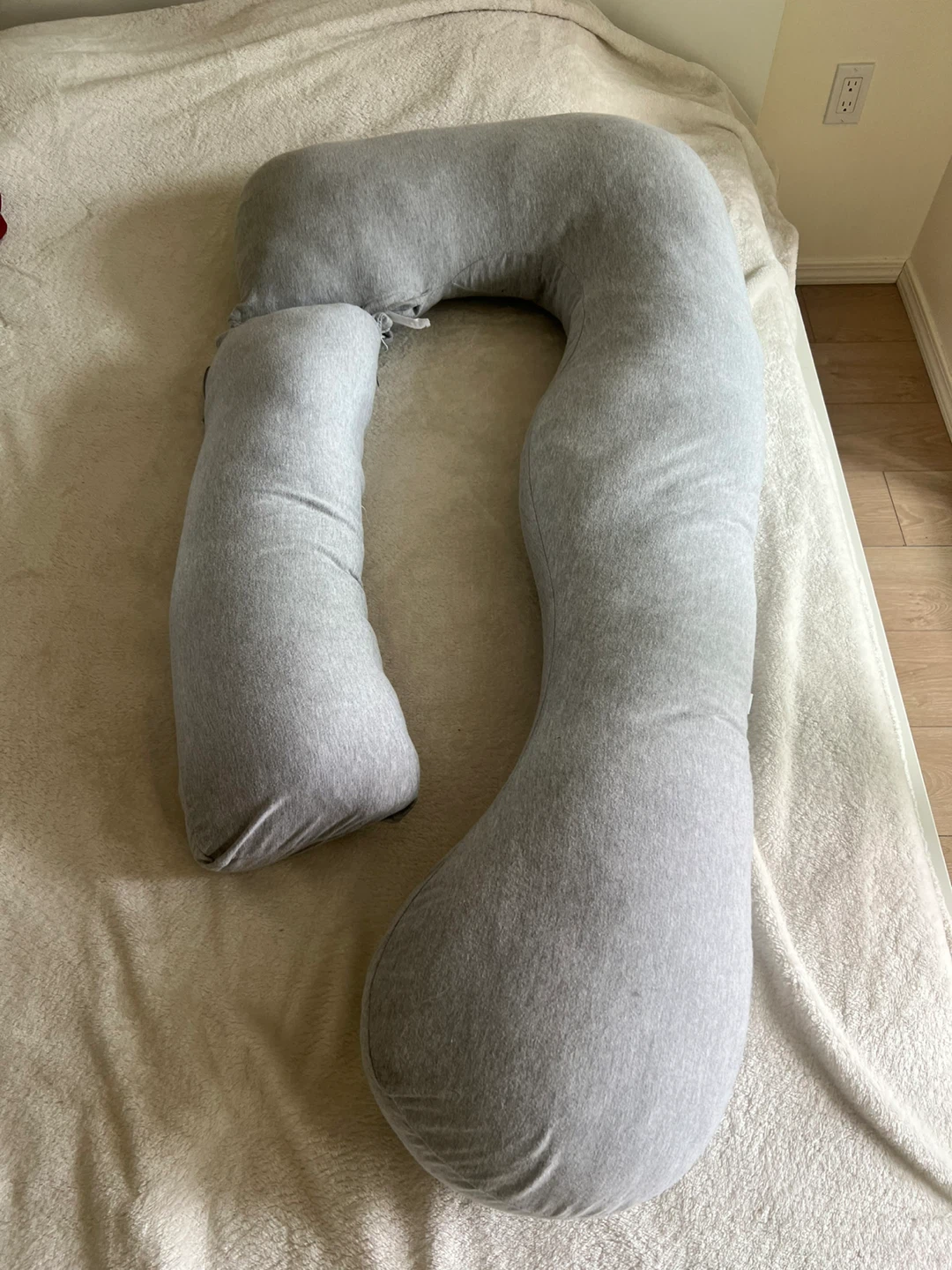 Grey U-Shaped Body Pillow - photo 3