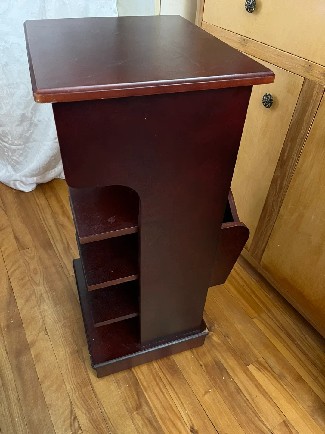 Mahogany Magazine Rack End Table 🥕 image indicator(2)