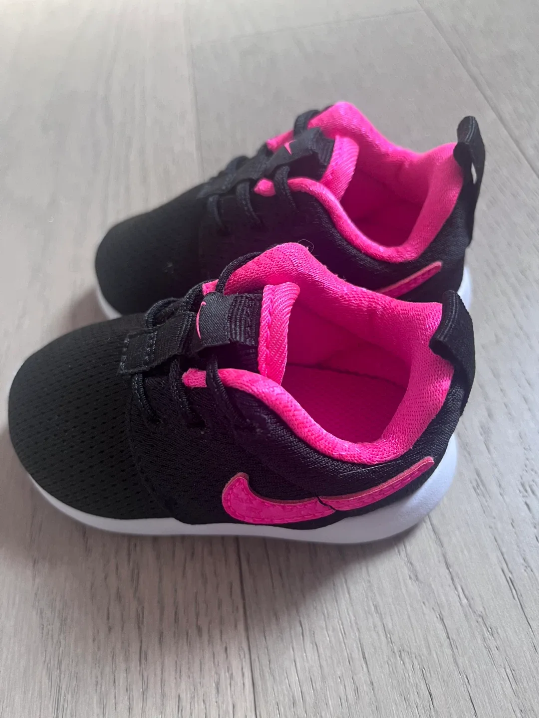 Nike Infant Shoes - Size 4C 🥕 image indicator(4)