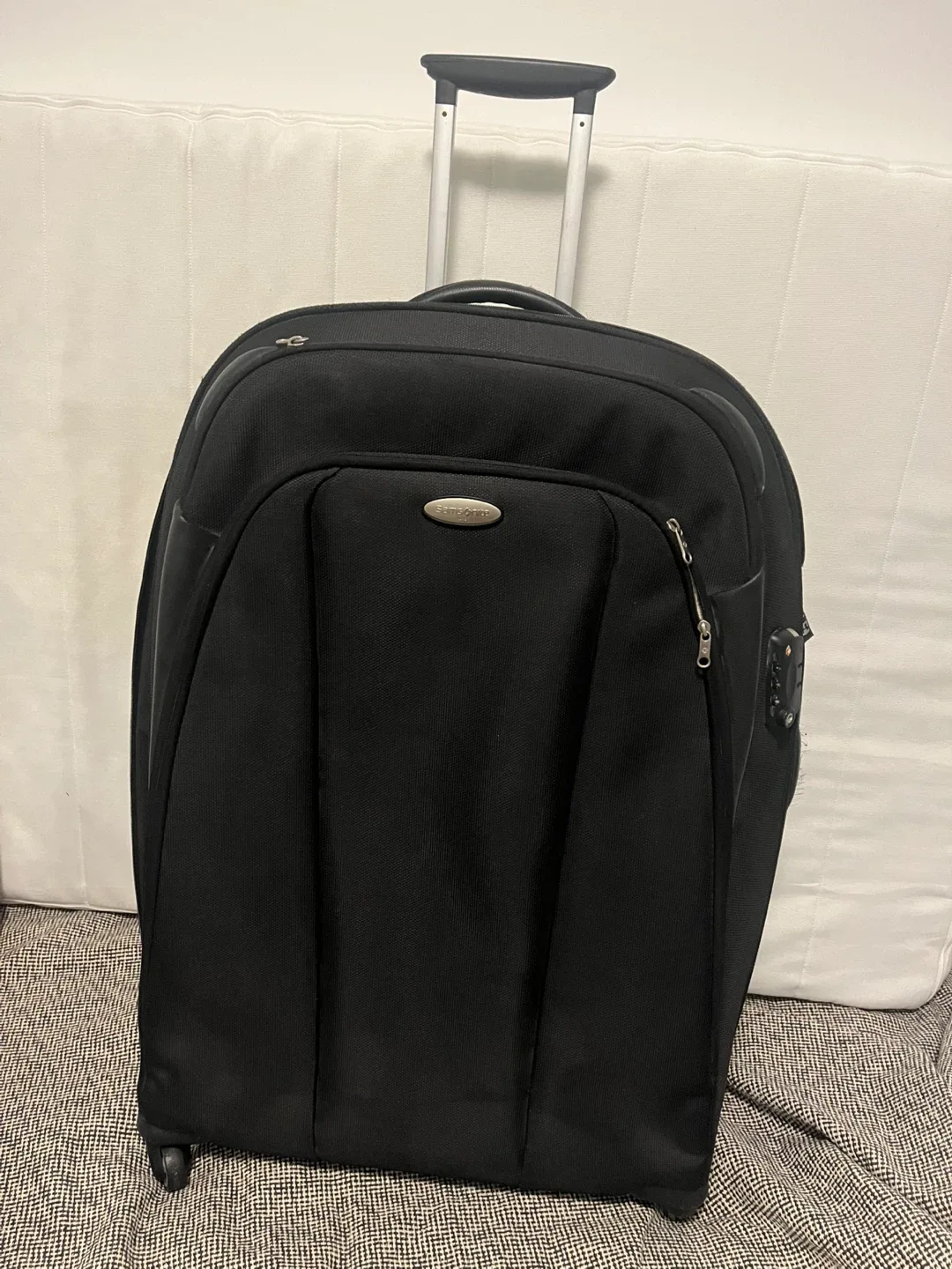 Samsonite Black Rolling Suitcase - 34 inch image indicator(8)