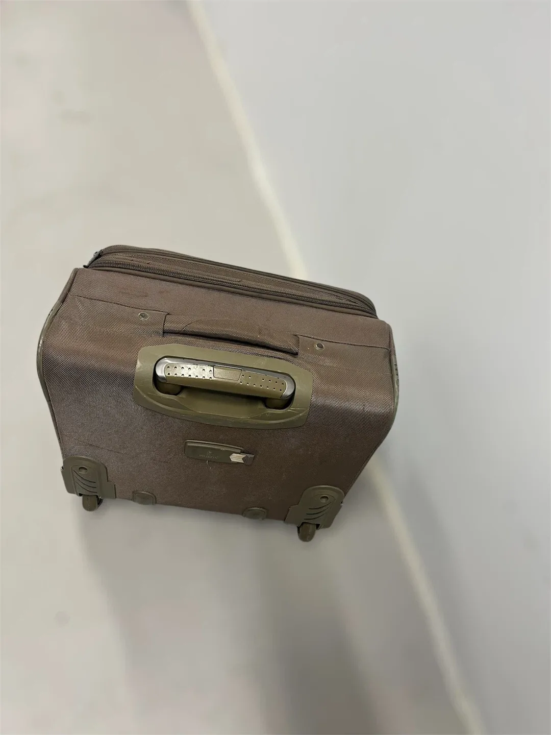 Heys Wheeled Carry-On Suitcase image indicator(3)