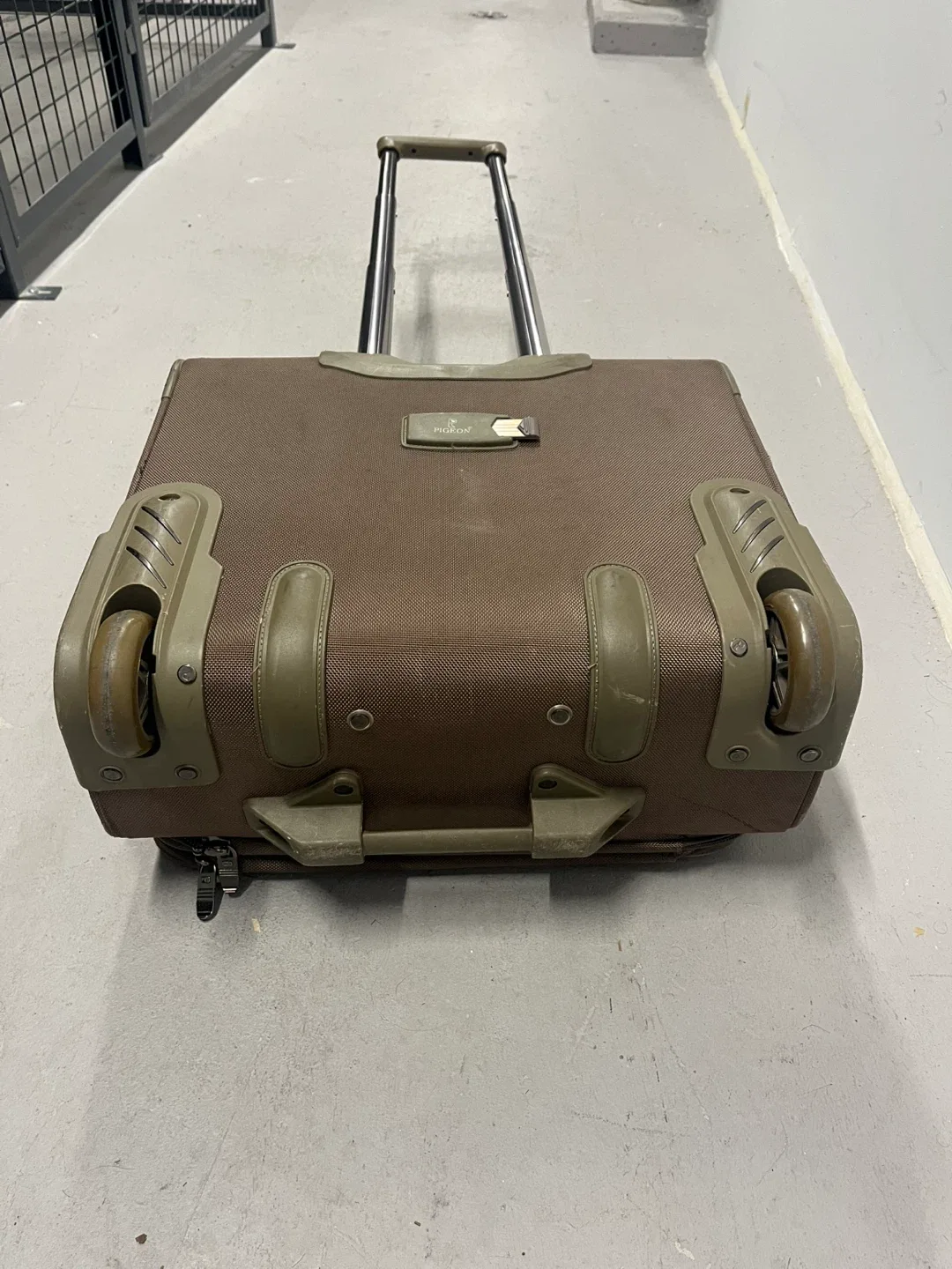 Heys Wheeled Carry-On Suitcase image indicator(5)