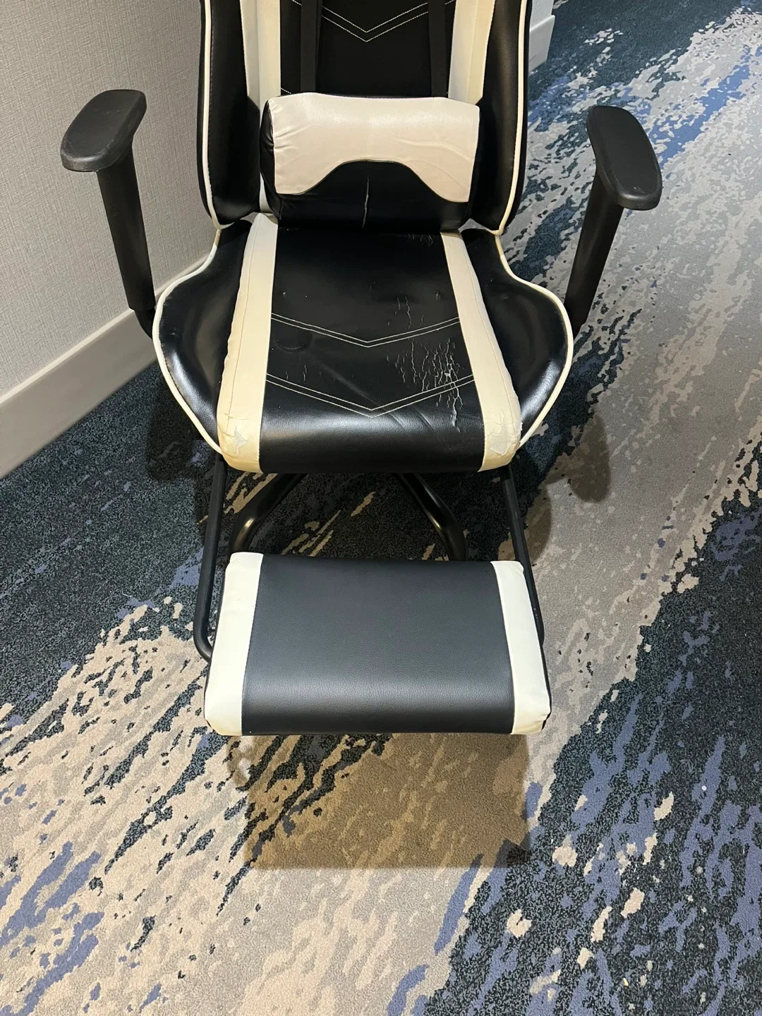Gaming Chair - Black and White thumbnail
