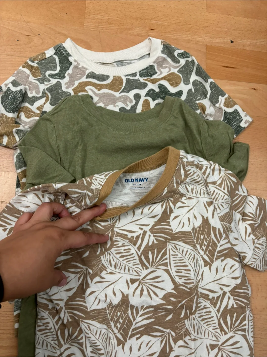 Kids clothing bundle 5T image indicator(2)