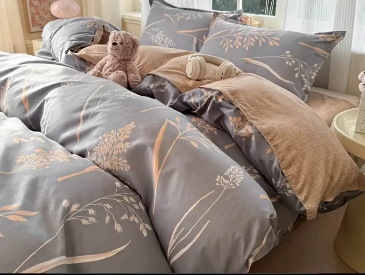 Assorted 4 pieces Queen Bedding sets