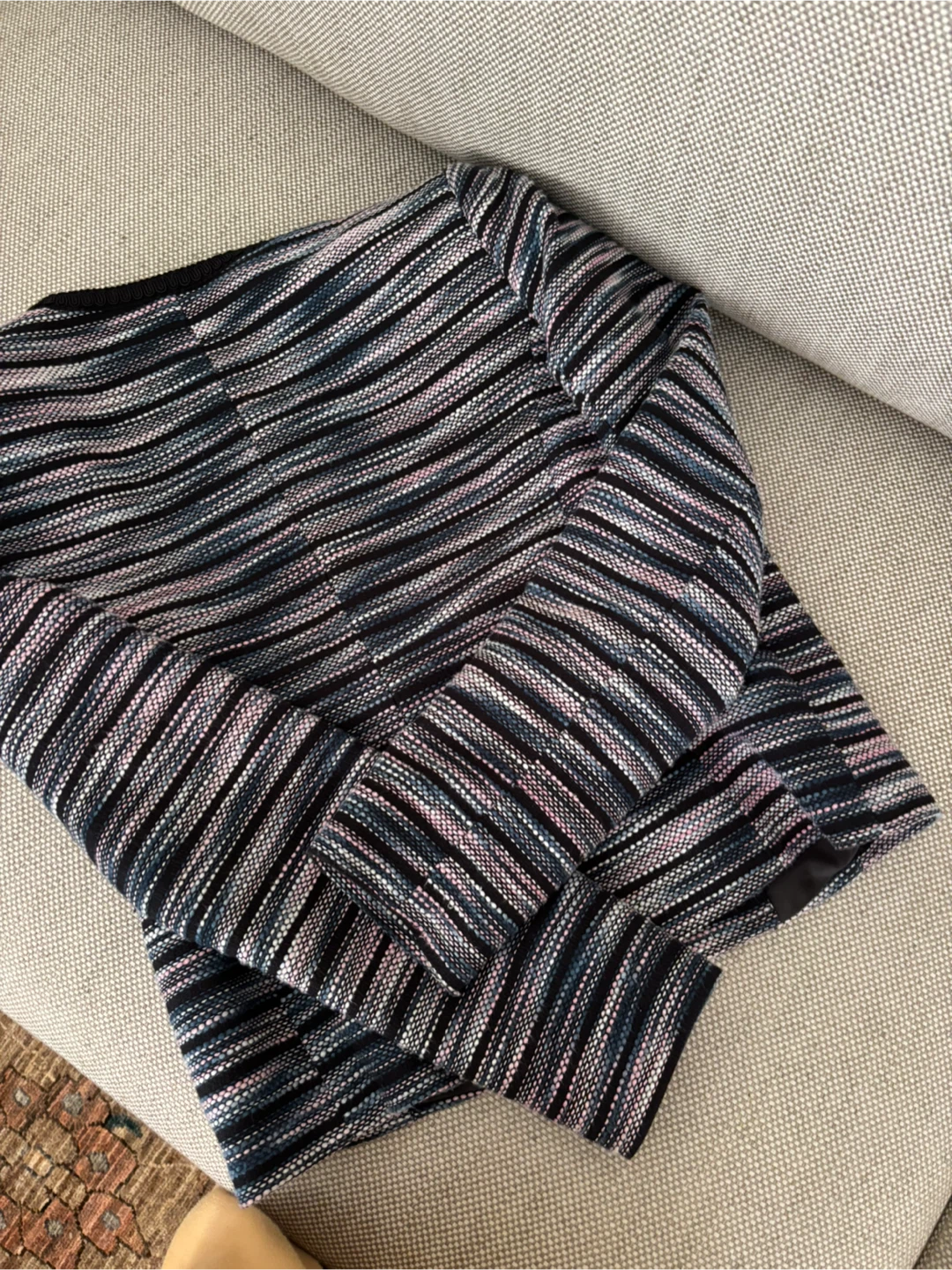 Tahari Arthur S. Levine Jacket - Size 2 - photo 3