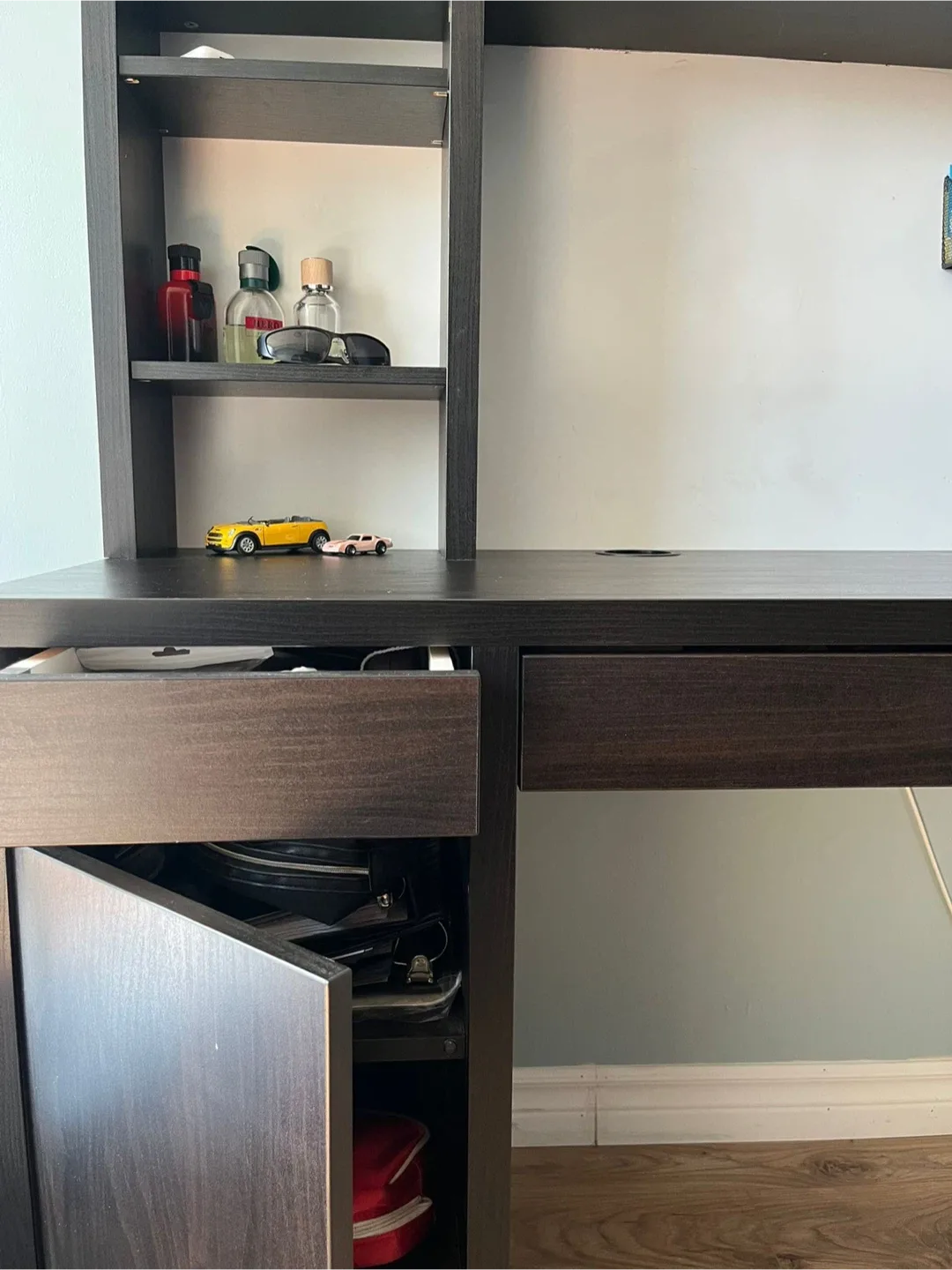 Dark Brown Desk with Hutch image indicator(2)