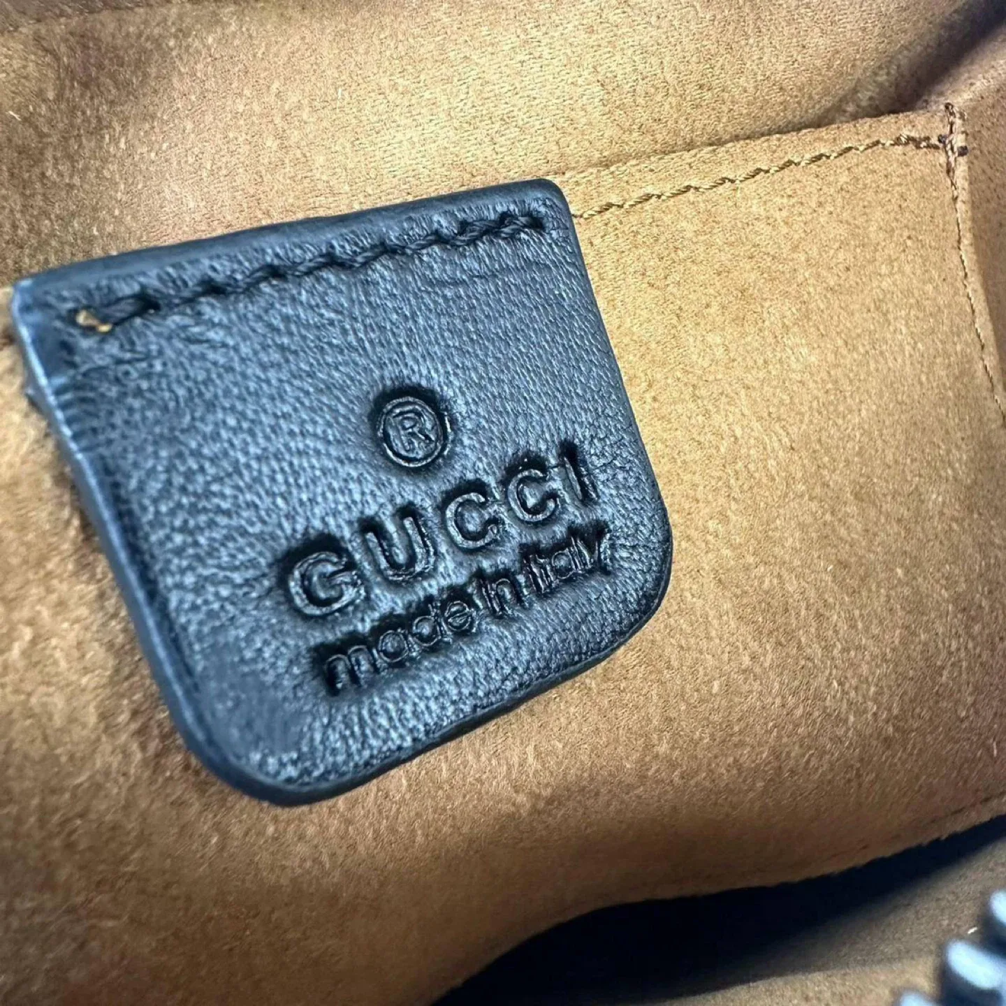 Gucci Marmont Small Shoulder Bag - Black image indicator(3)