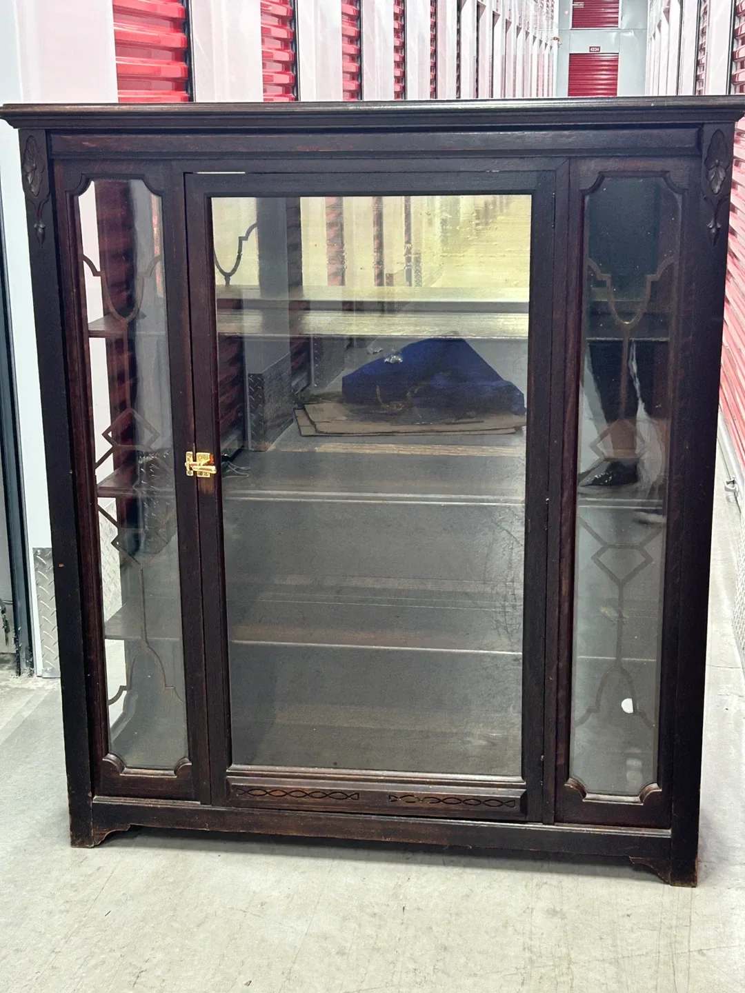 Vintage Wooden Display Cabinet image indicator(6)