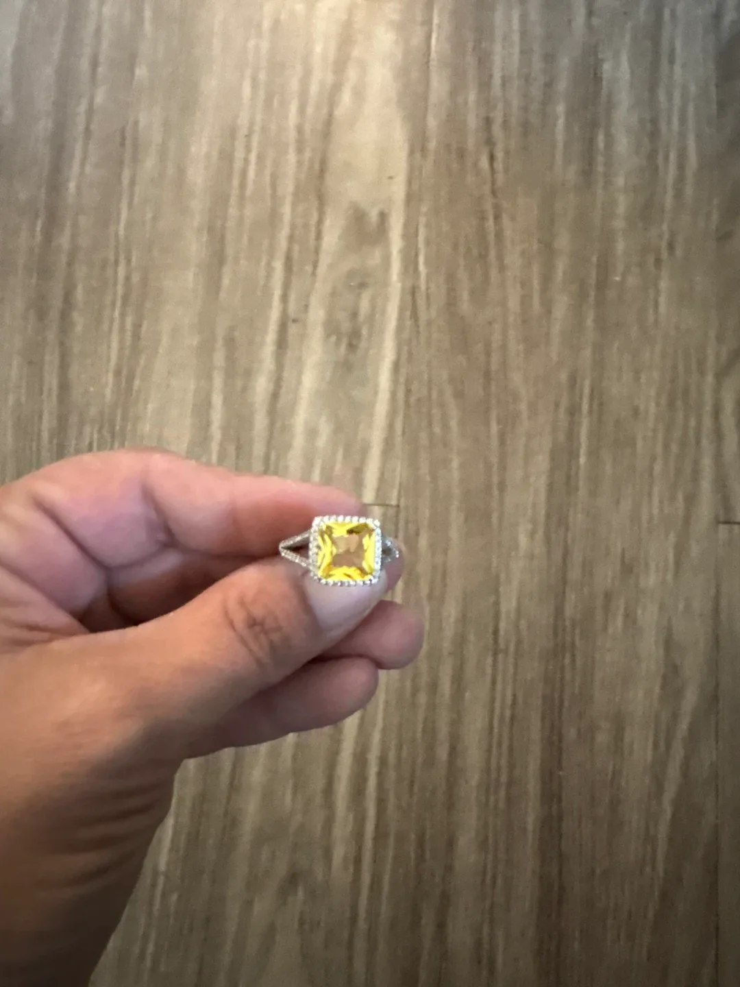 Sterling Silver 925 Ring with Yellow Stone 🥕 thumbnail