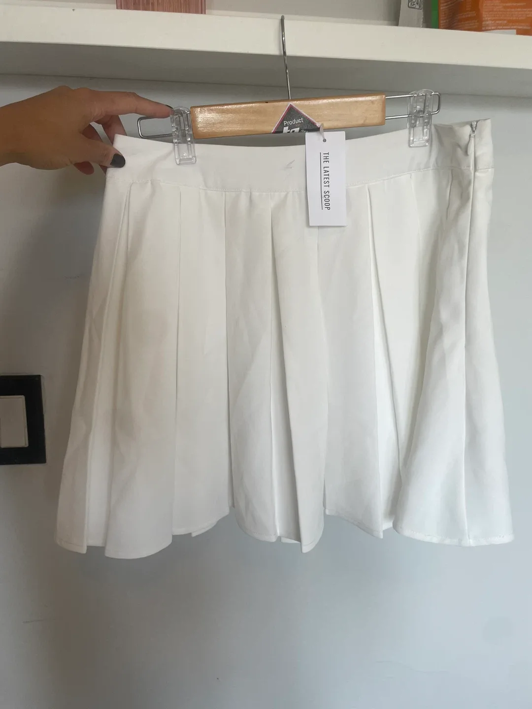 The Latest Scoop White Pleated Skirt - Size 16 thumbnail