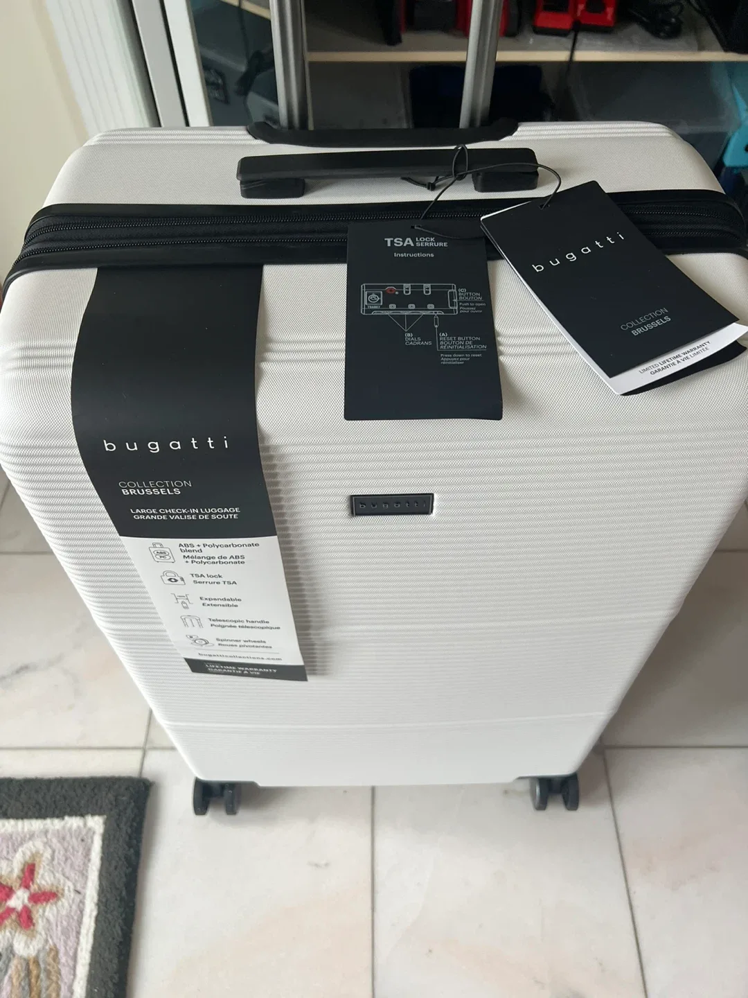 Bugatti Brussels White Hardside Luggage 3 pcs Bnib image indicator(2)