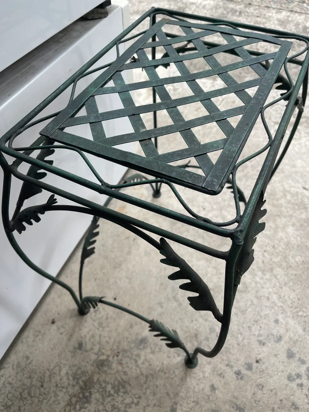 Green Metal Plant Stand Side Table 🥕 thumbnail