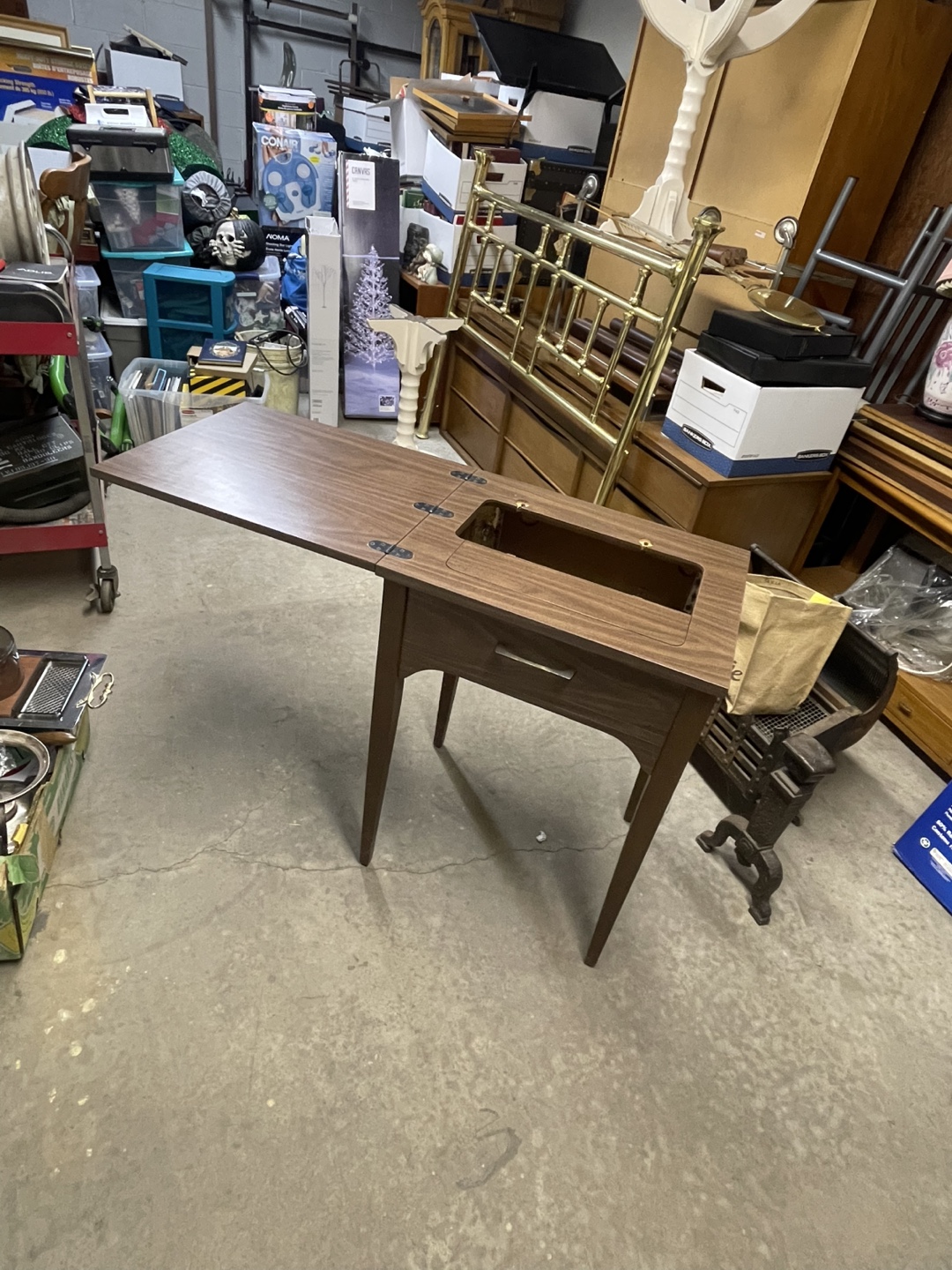 Vintage Sewing Table - wood veneer - photo 2