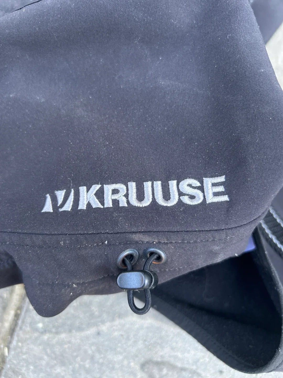 Pending pick up : Kruuse Black Dog Coat image indicator(3)