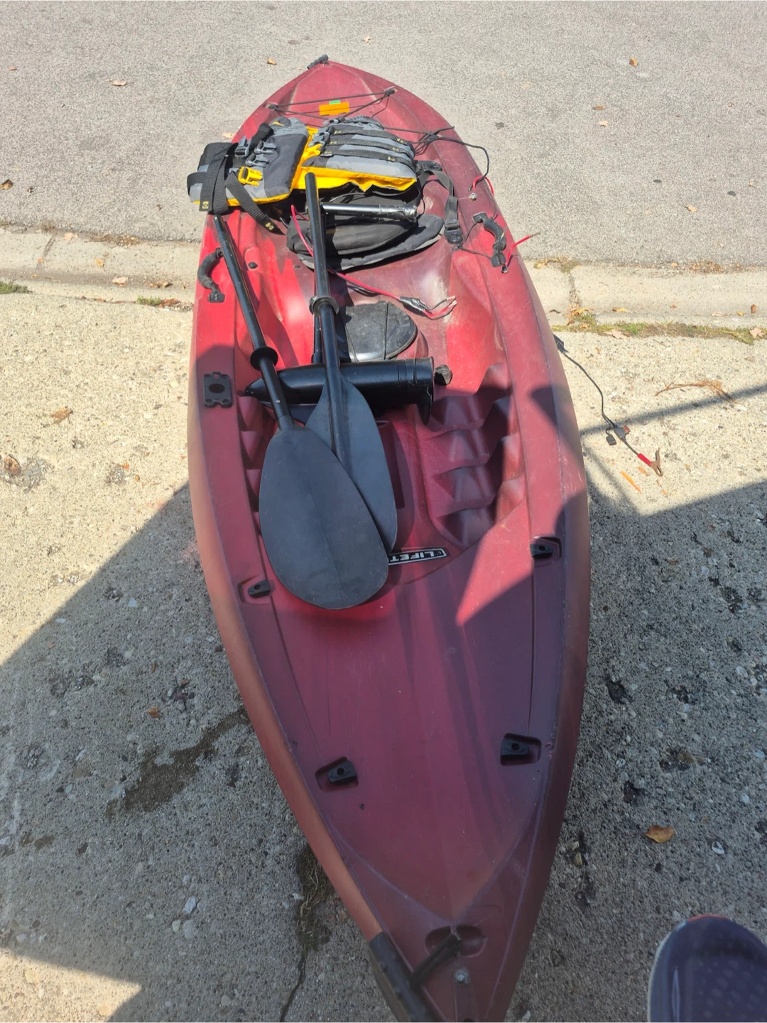 Lifetime Kayak with Paddle