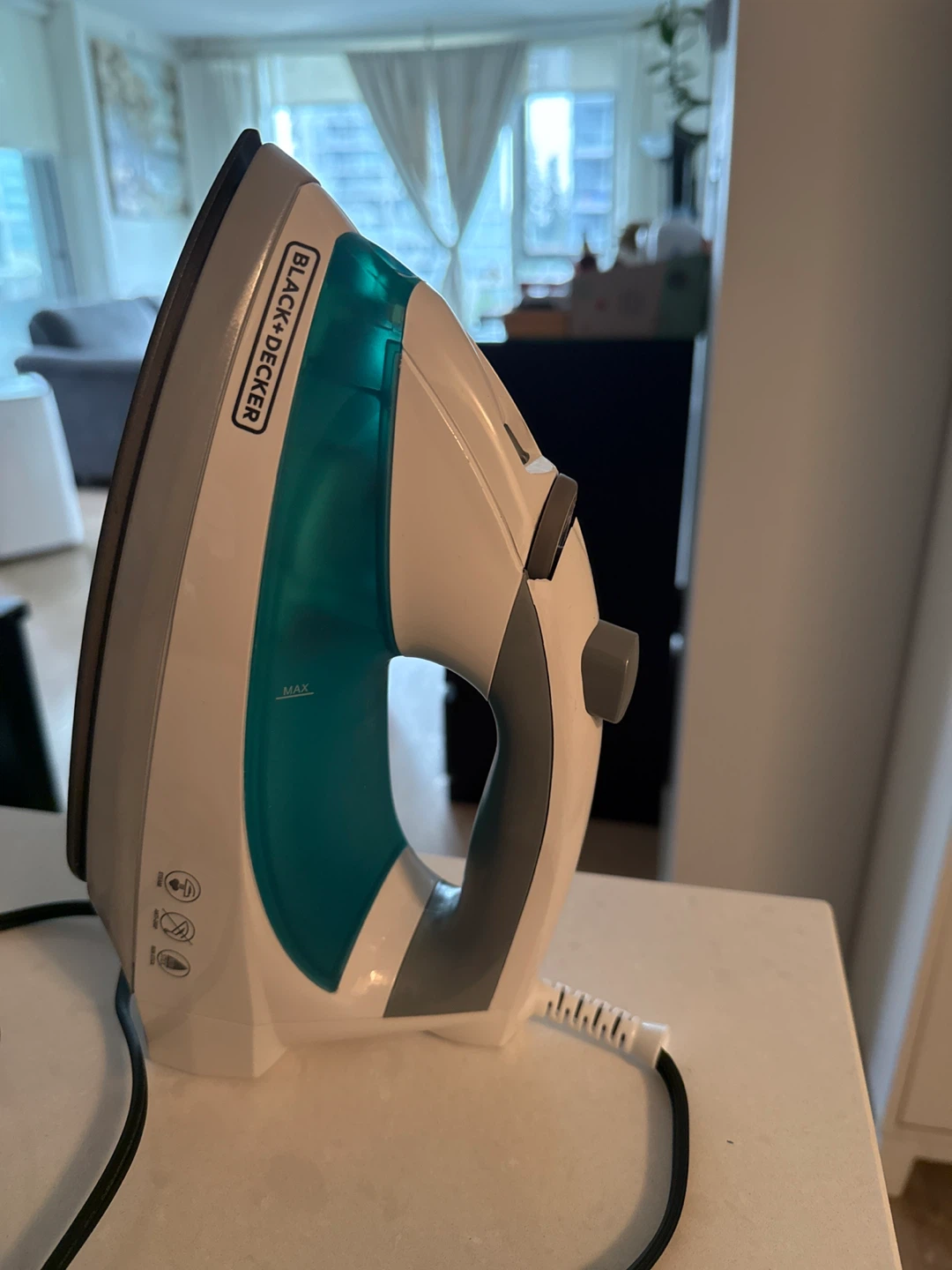 Black+Decker Iron - White/Teal