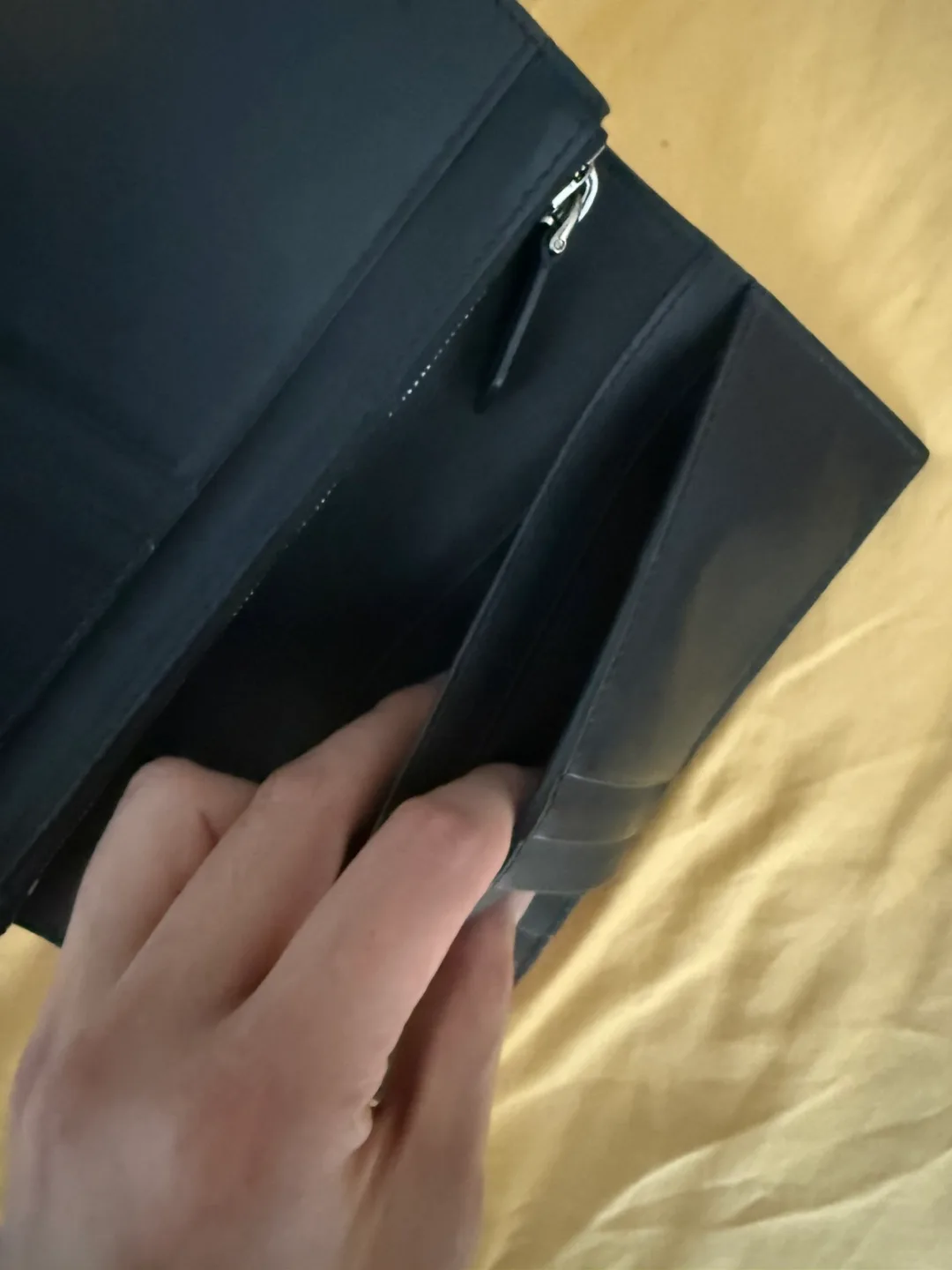 Burberry Graffiti Elmore Wallet In Yellow Print Leather image indicator(5)