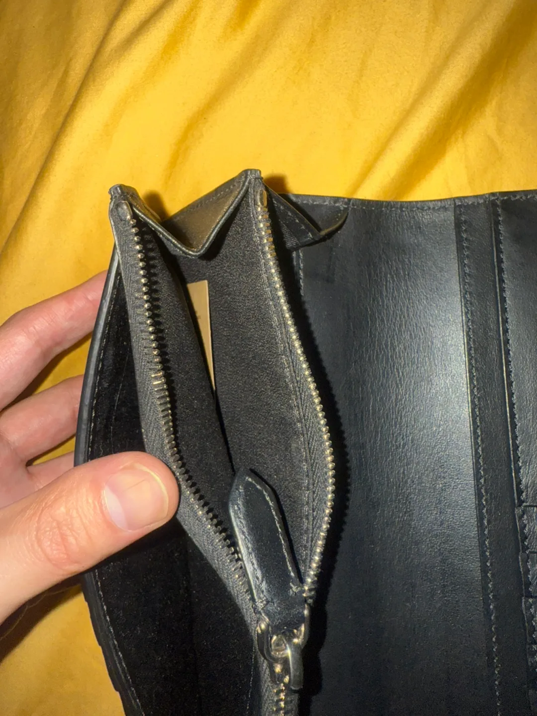 Burberry Graffiti Elmore Wallet In Yellow Print Leather image indicator(6)