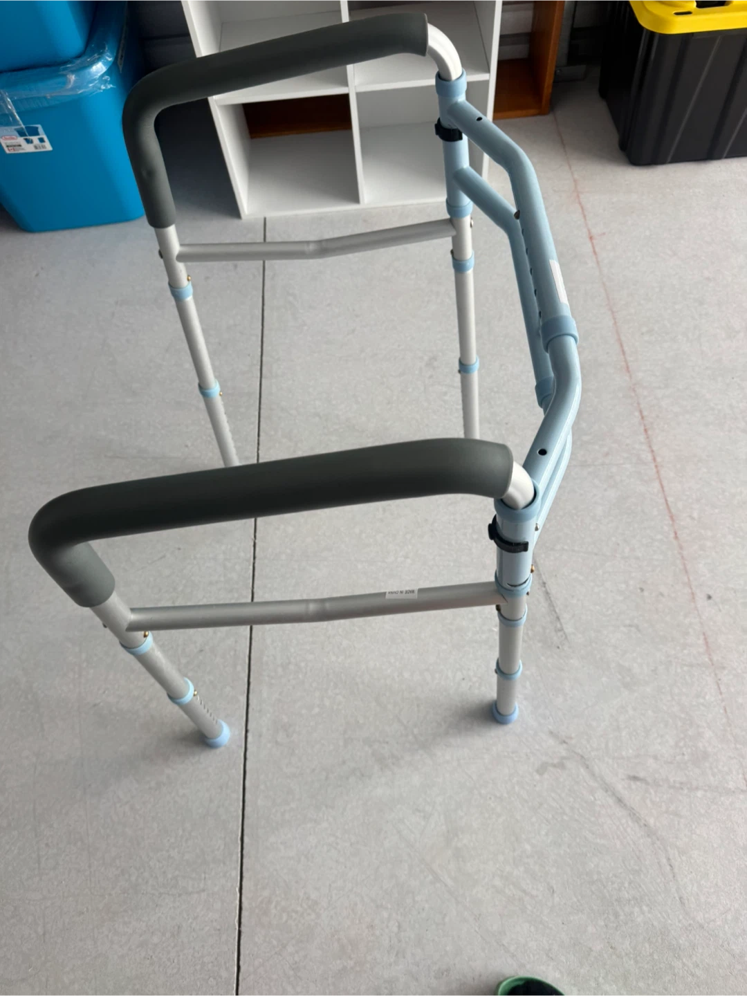VEVOR adjustable toilet support and walker - photo 3