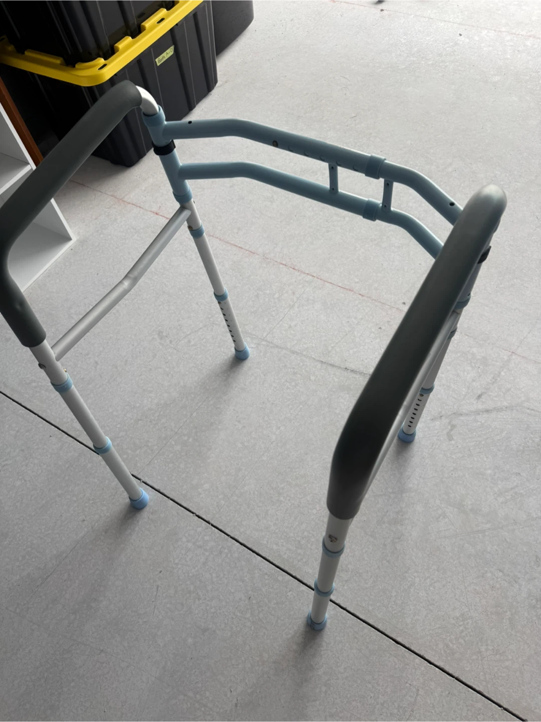 VEVOR adjustable toilet support and walker - photo 4
