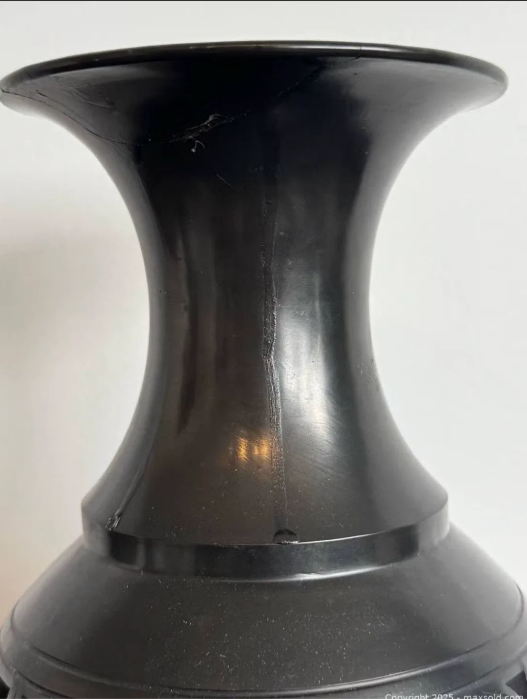 Black Decorative Vase image indicator(3)