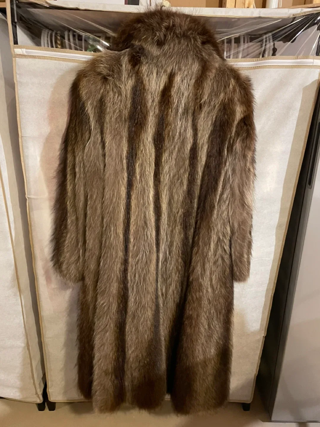 Vintage Brown Raccoon Fur Coat image indicator(2)