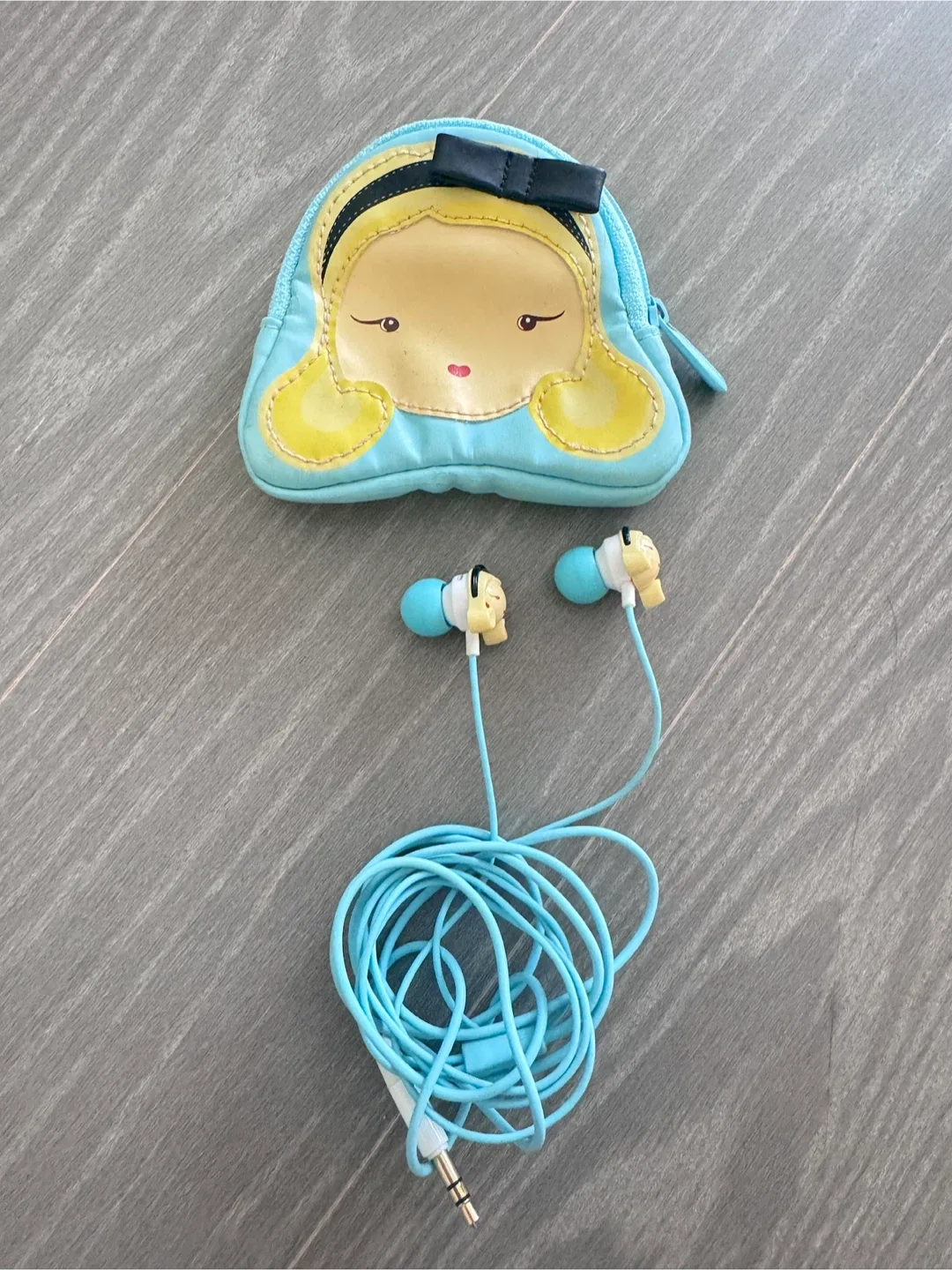 Alice in Wonderland Coin Purse & Earbuds Set image indicator(2)
