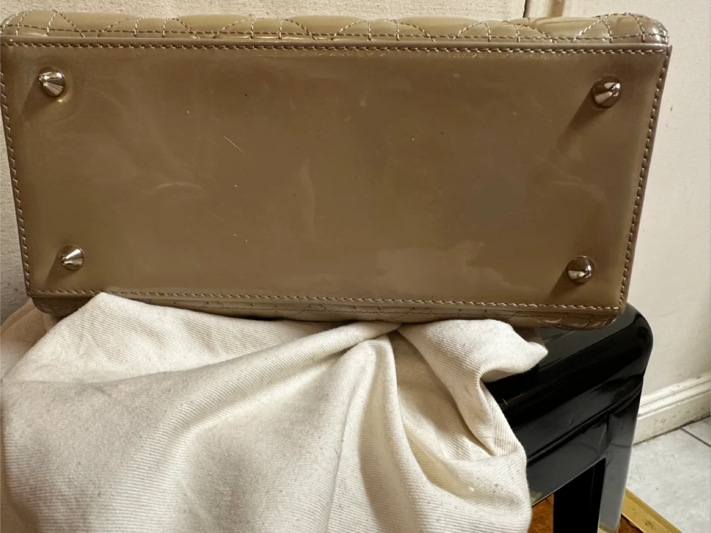 Dior Lady Dior Patent Leather Handbag image indicator(5)