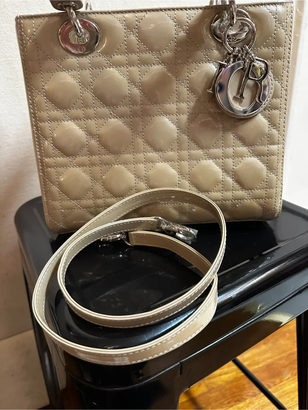 Dior Lady Dior Patent Leather Handbag image indicator(2)
