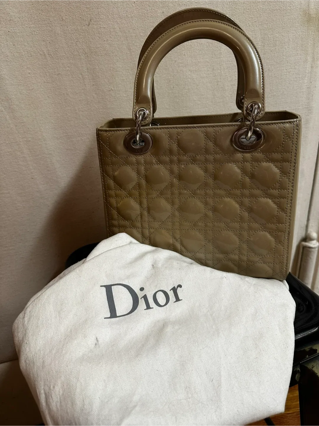 Dior Lady Dior Patent Leather Handbag image indicator(3)