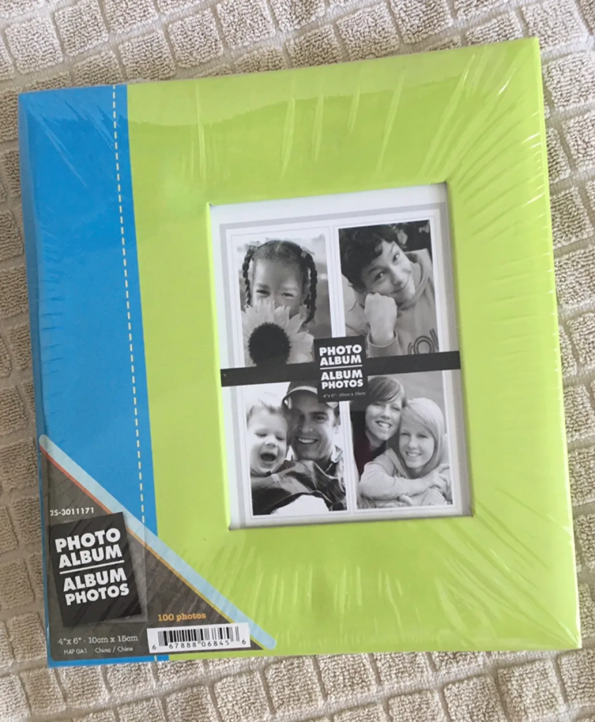 New Photo Album (4x6) - Holds 100 Photos thumbnail