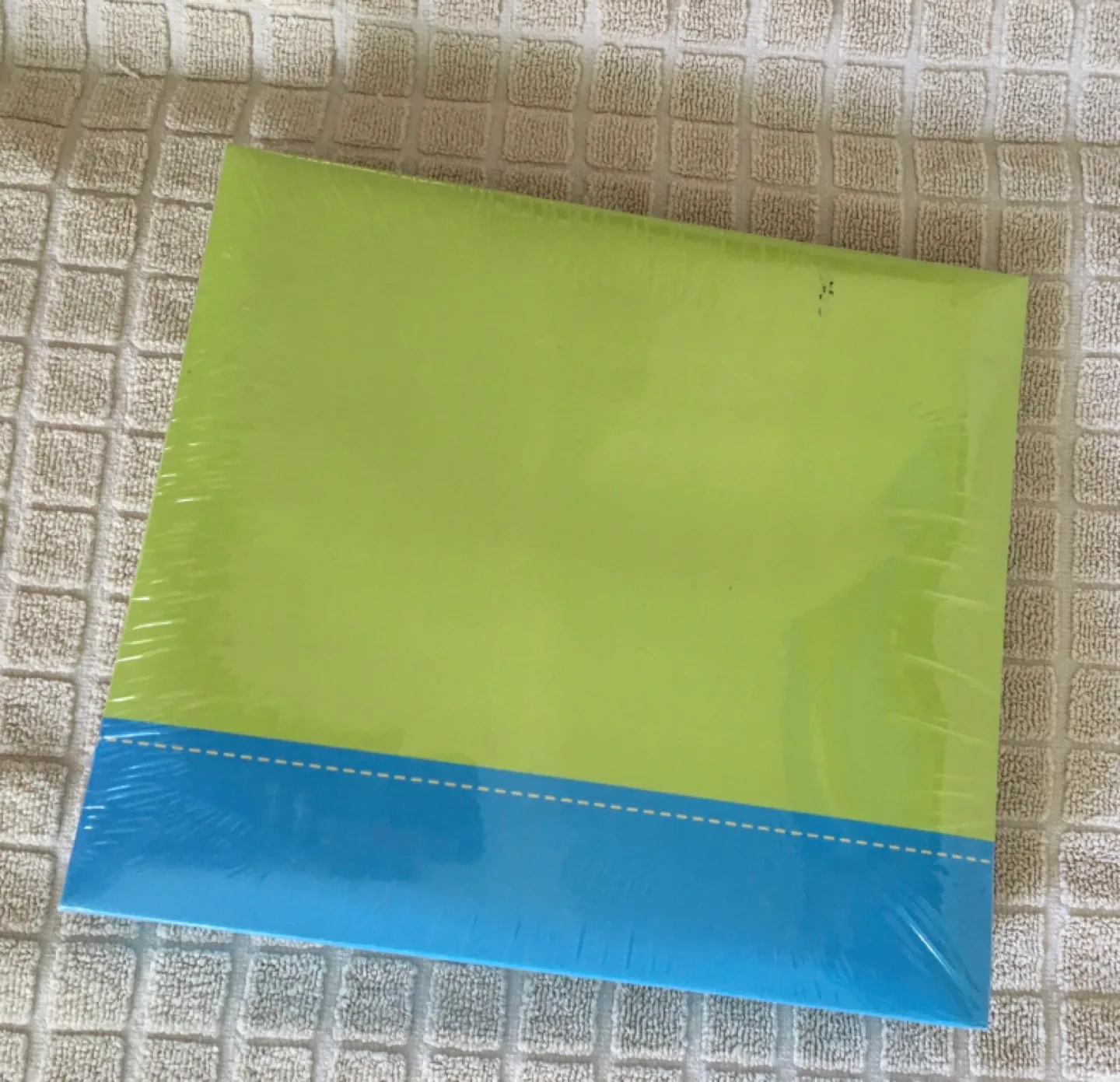 New Photo Album (4x6) - Holds 100 Photos image indicator(3)