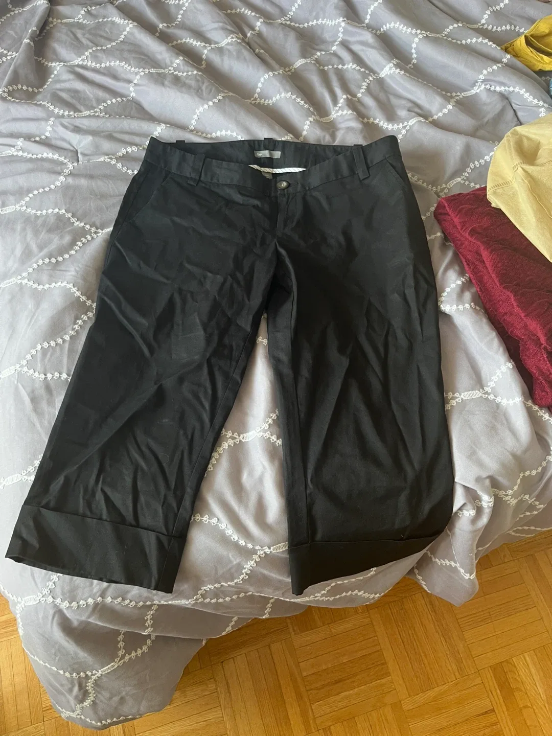 Pants Bundle - Reitmans, Gap & Forever 21 image indicator(6)