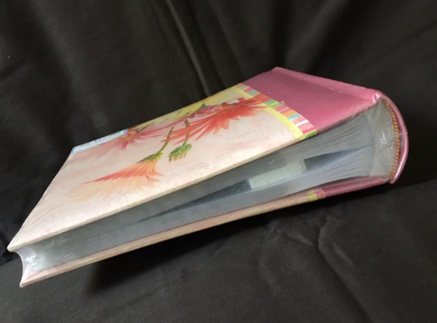 Present Company Photo Album - Holds 200 4x6 Photos image indicator(4)