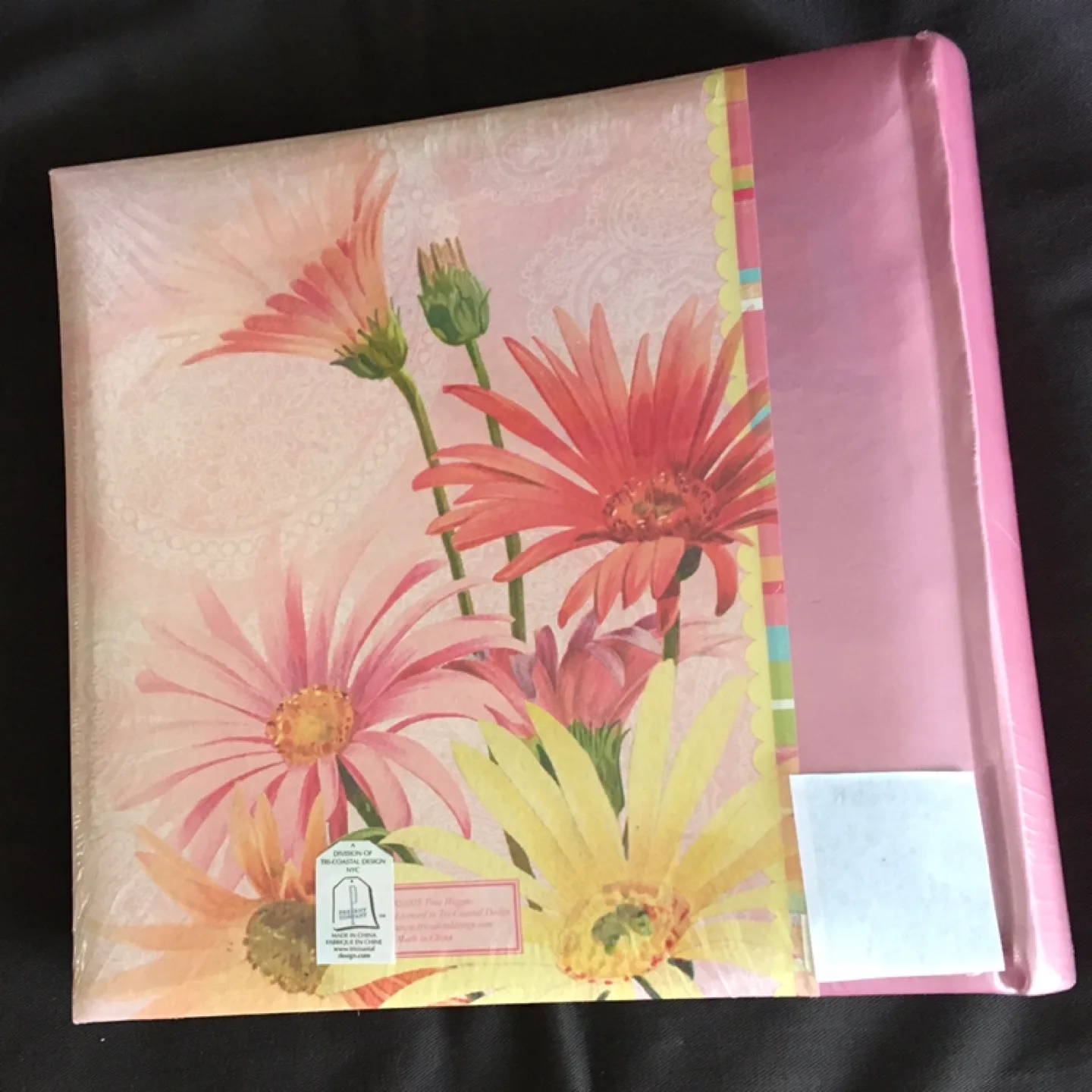 Present Company Photo Album - Holds 200 4x6 Photos image indicator(3)